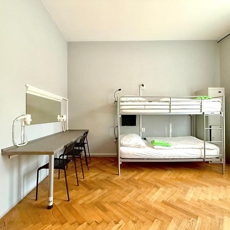 Globe Hostel Prague Adults Only المظهر الخارجي الصورة