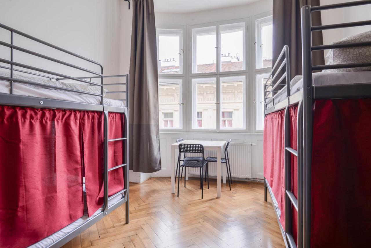 Globe Hostel Prague Adults Only المظهر الخارجي الصورة