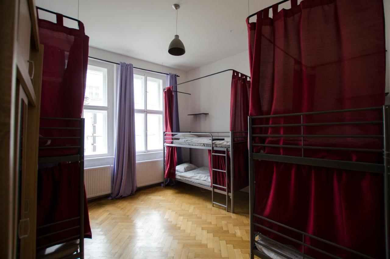 Globe Hostel Prague Adults Only المظهر الخارجي الصورة