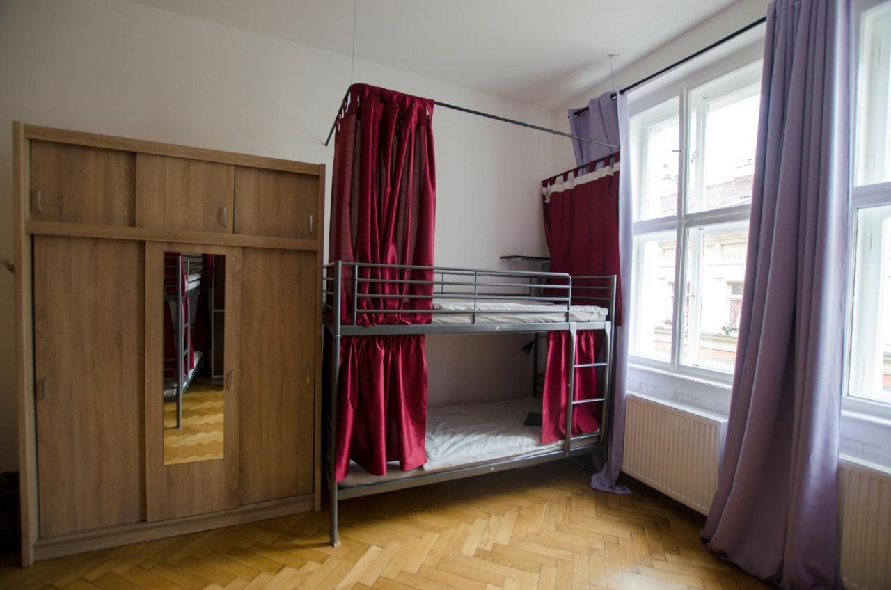 Globe Hostel Prague Adults Only المظهر الخارجي الصورة