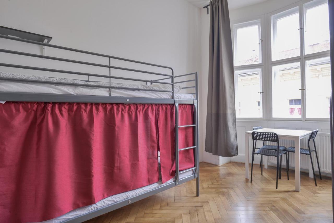 Globe Hostel Prague Adults Only المظهر الخارجي الصورة