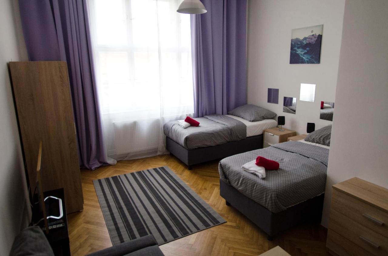 Globe Hostel Prague Adults Only المظهر الخارجي الصورة