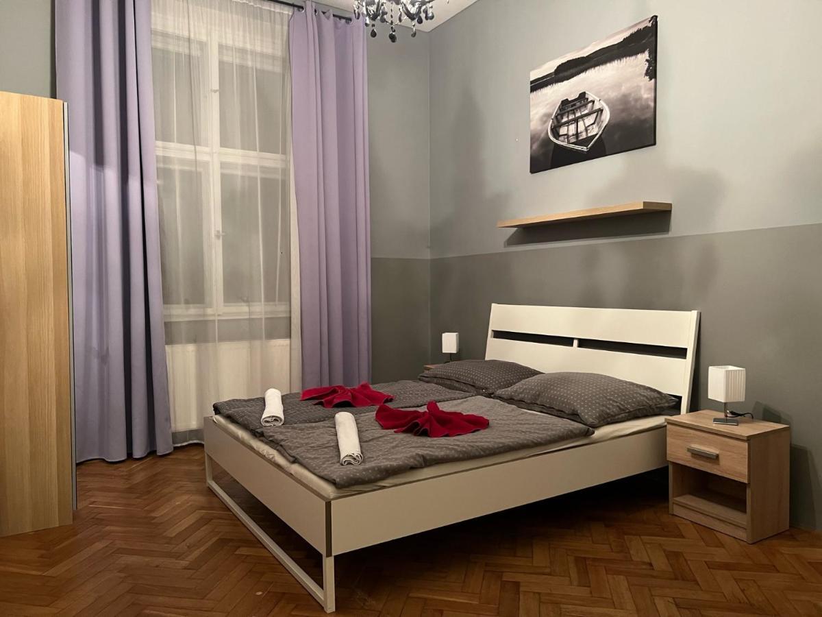 Globe Hostel Prague Adults Only المظهر الخارجي الصورة