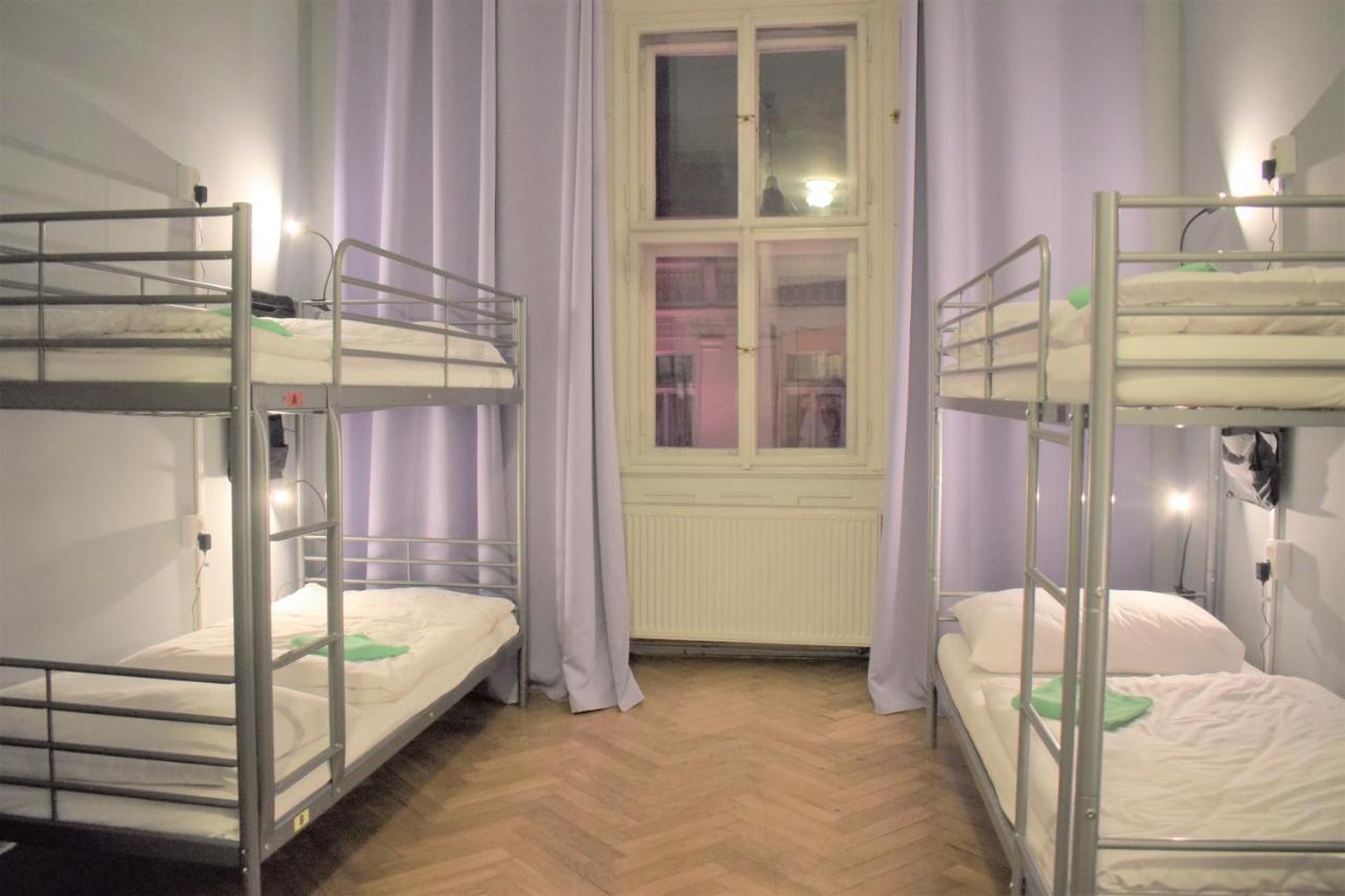 Globe Hostel Prague Adults Only المظهر الخارجي الصورة