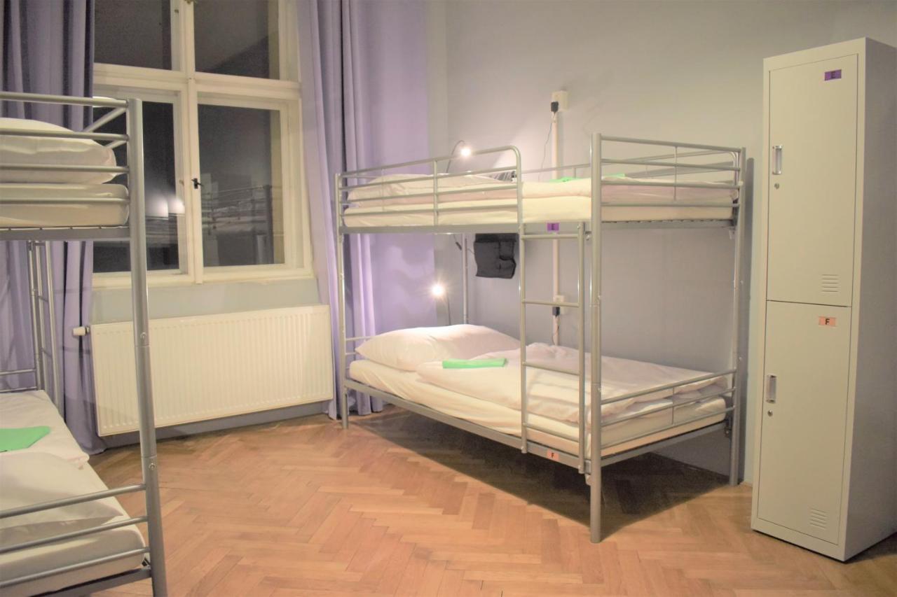 Globe Hostel Prague Adults Only المظهر الخارجي الصورة