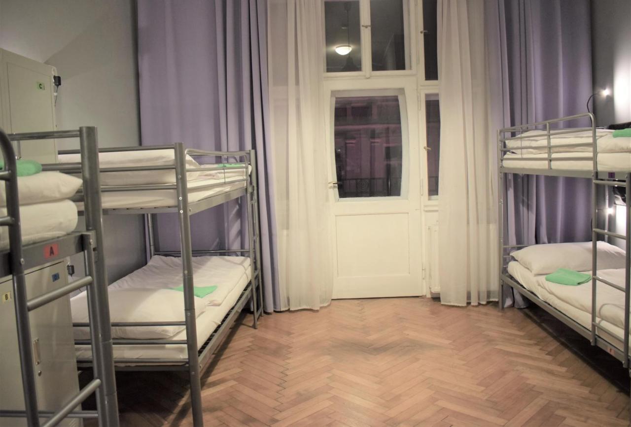 Globe Hostel Prague Adults Only المظهر الخارجي الصورة