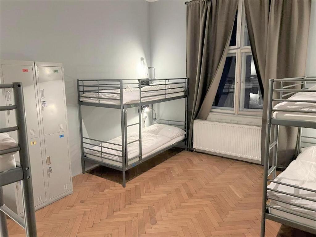 Globe Hostel Prague Adults Only المظهر الخارجي الصورة