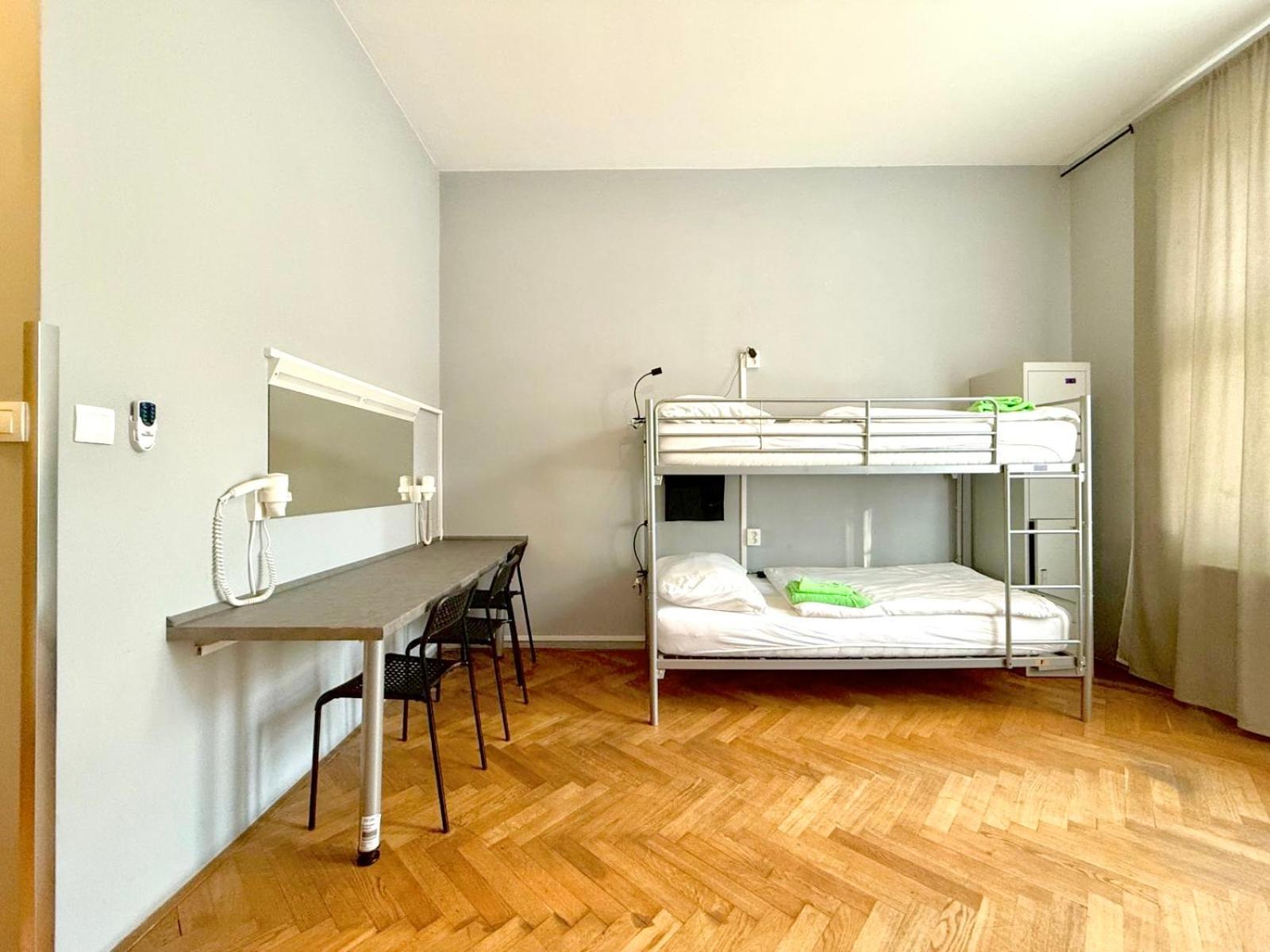 Globe Hostel Prague Adults Only المظهر الخارجي الصورة